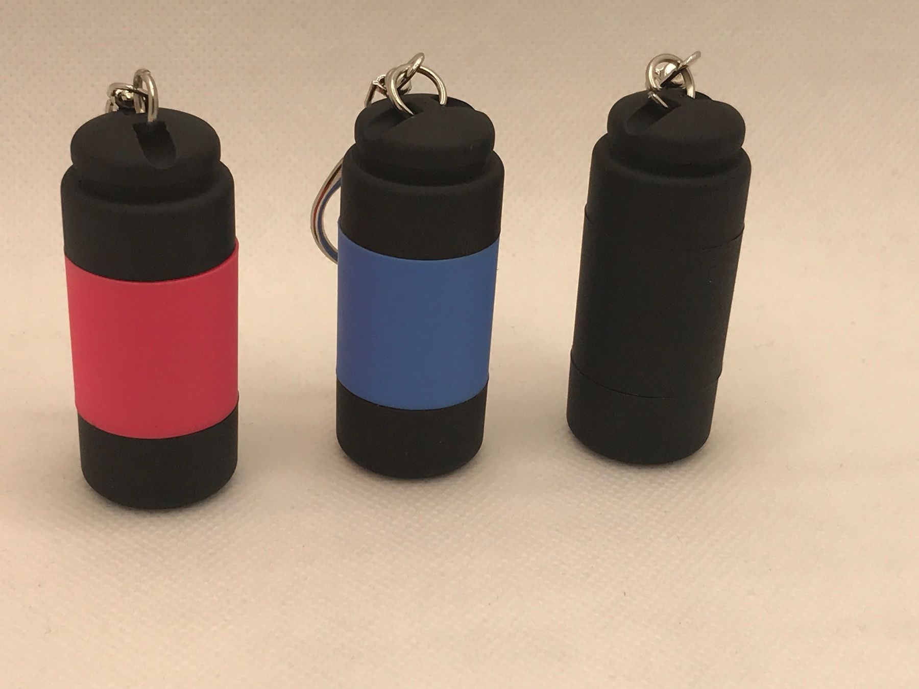 Lampade: Mini LED Taschenlampe,, USB rechargeable 3pc – Nuovo e nell'imballaggio originale da Niederteufen venduto da mix18