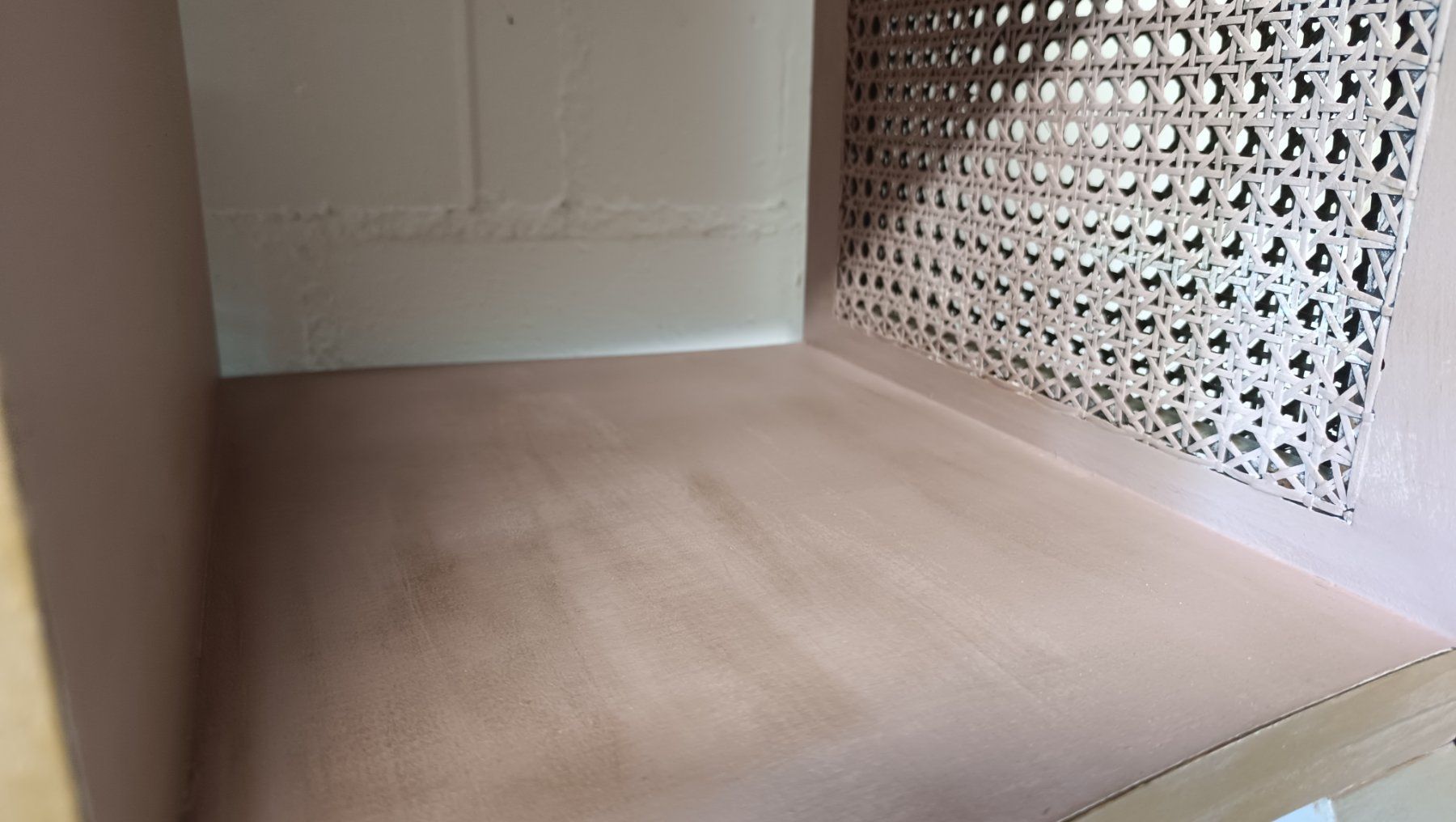 Tische: Shabby chic eleganter Beistell Tisch – Neu (gemäss Beschreibung) aus Zürich von Jul69 2