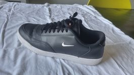 Nike Schuhe schwarz Grösse 42 gut erhalten