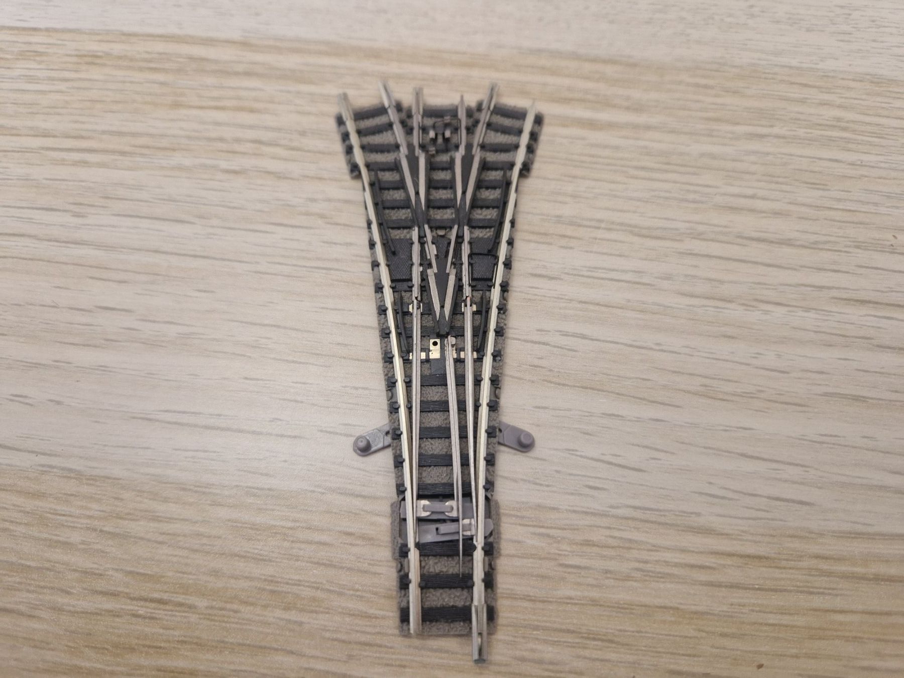 Fleischmann Modelleisenbahnen: Fleischmann N 9157 3-weg weiche (1) – Gebraucht aus St-Aubin-Sauges von tantome