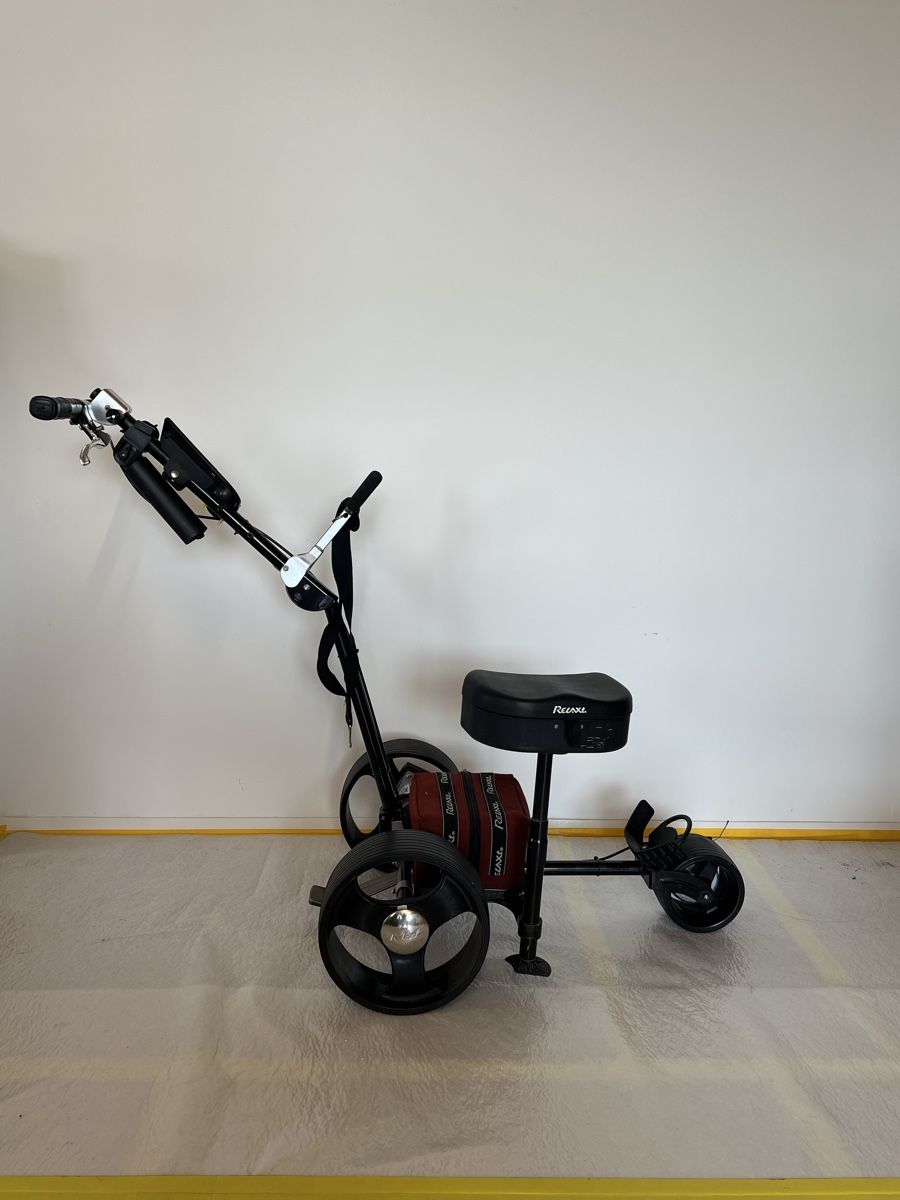 Trolleys: Elekro Golftrolley Relaxt – Gebraucht aus Uznach von j.g.gashi 1