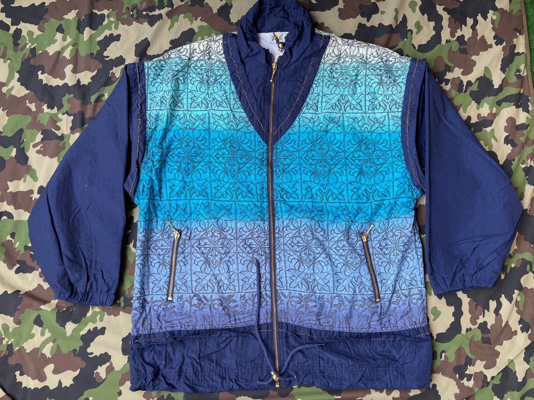 Giacche: Vintage 90s Jacket windbreaker Sz L – Usato da Zürich venduto da le_souk
