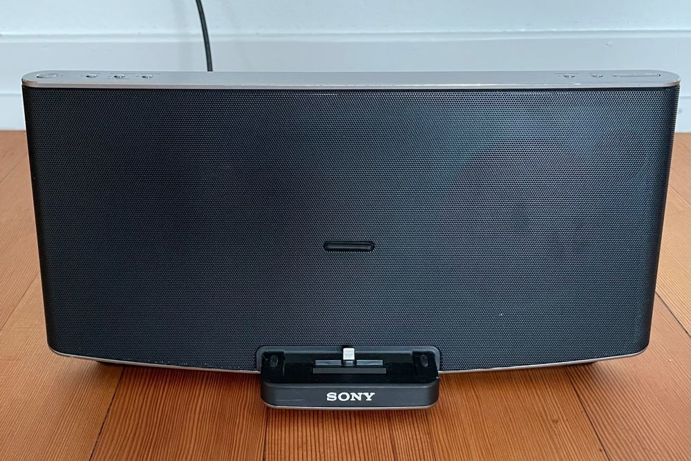 Sony RDP-X200IPN - Bluetooth Lautsprecher (Gebraucht) in Bern für CHF 2 ...