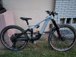 VTT Électrique Focus JAM2 8.8 Carbon SL taille M --MULLET---