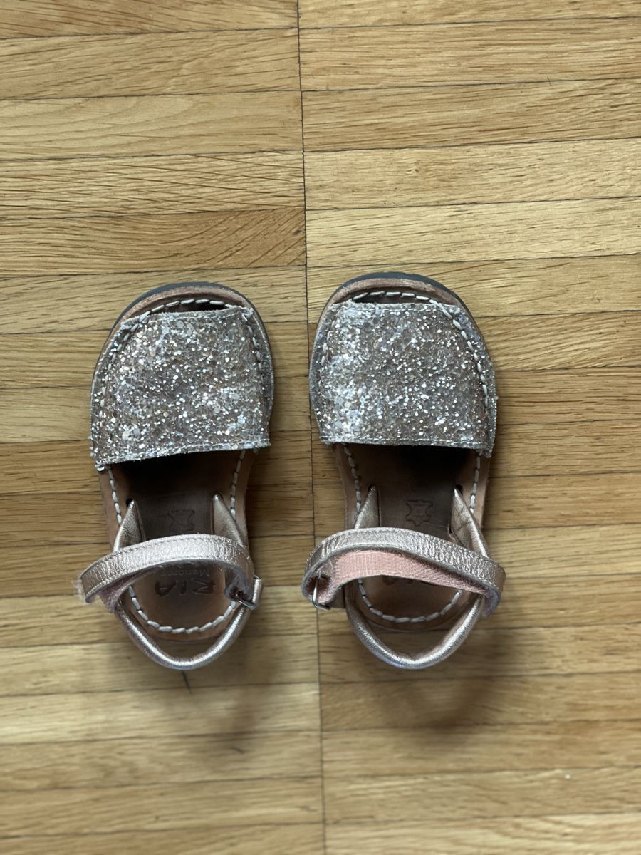 Scarpe per ragazze: RIA Menorca Glitter Sandals, Size 24 – Usato da Watt venduto da rmt07