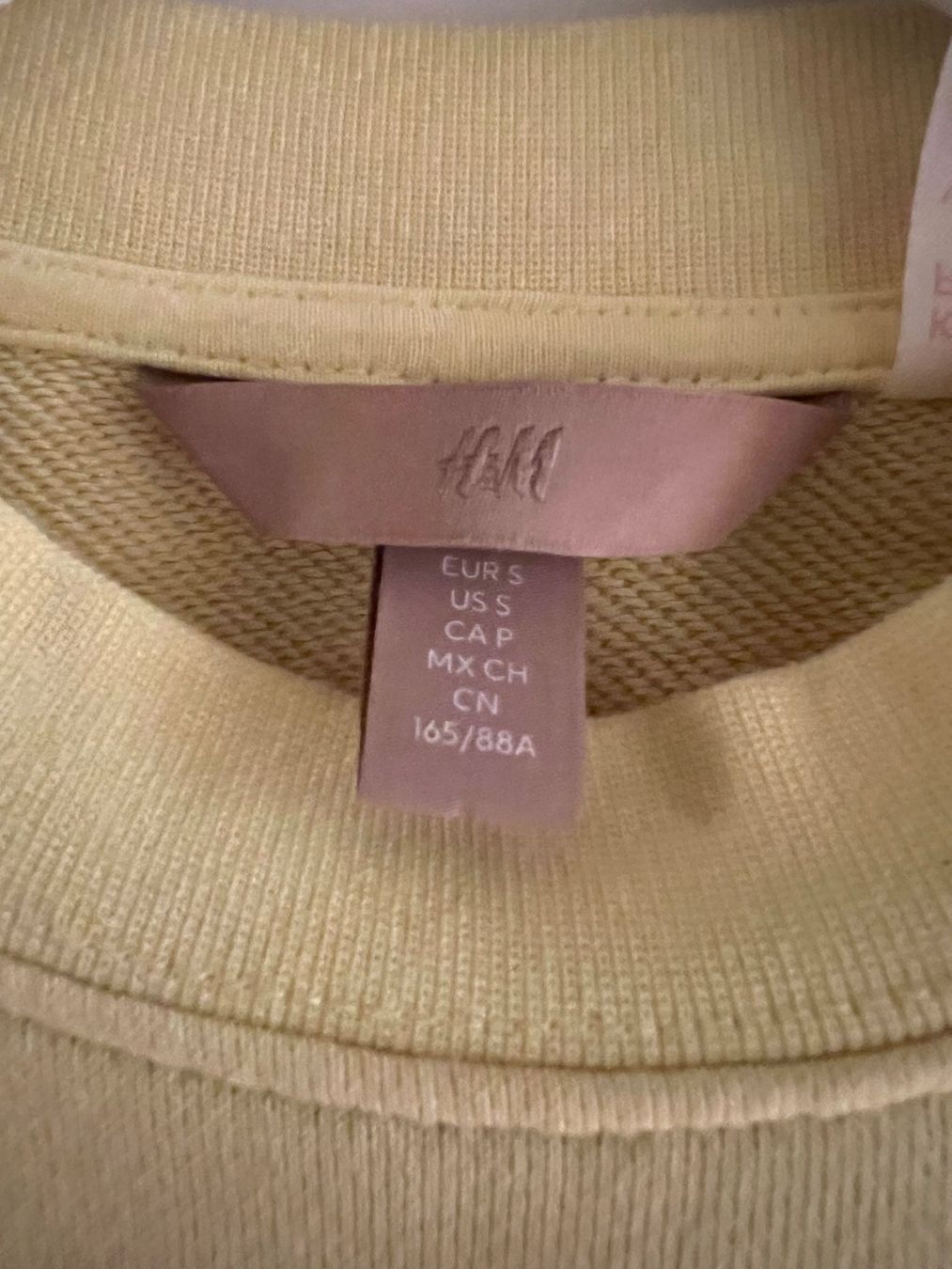 H&M Maglioni & Felpe: H&M Pullover "Le Soleil" Gelb, Grösse S, Top Zustand! – Usato da Zürich venduto da vio_8bvh 2
