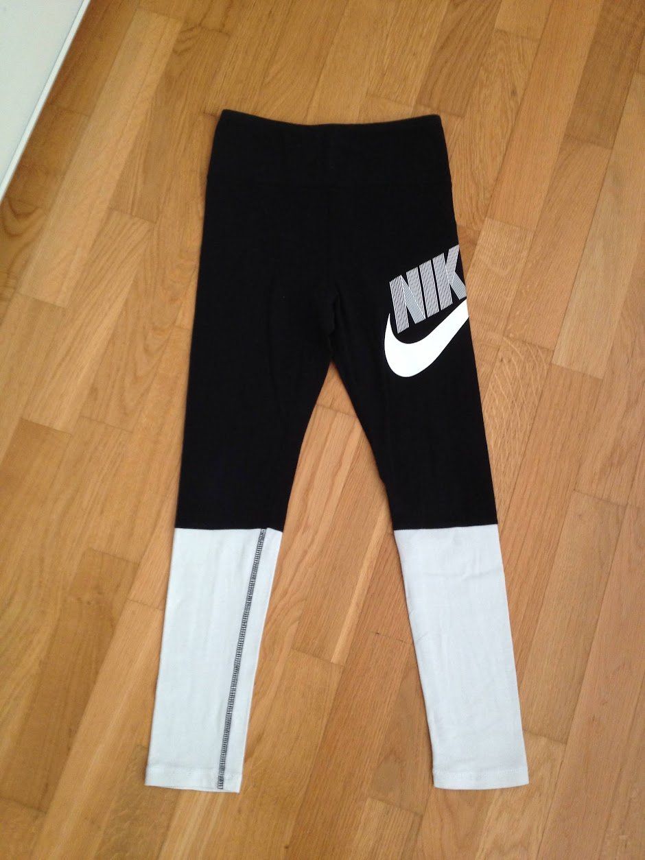Nike Calze & Collant: Sport Leggins Nike – Usato da Dübendorf venduto da Fip05