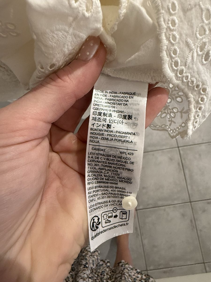 Levi's Top: Levi’s Top Trägershirt S  – Nuovo (secondo la descrizione) da Bern venduto da kwa_pyt9 3