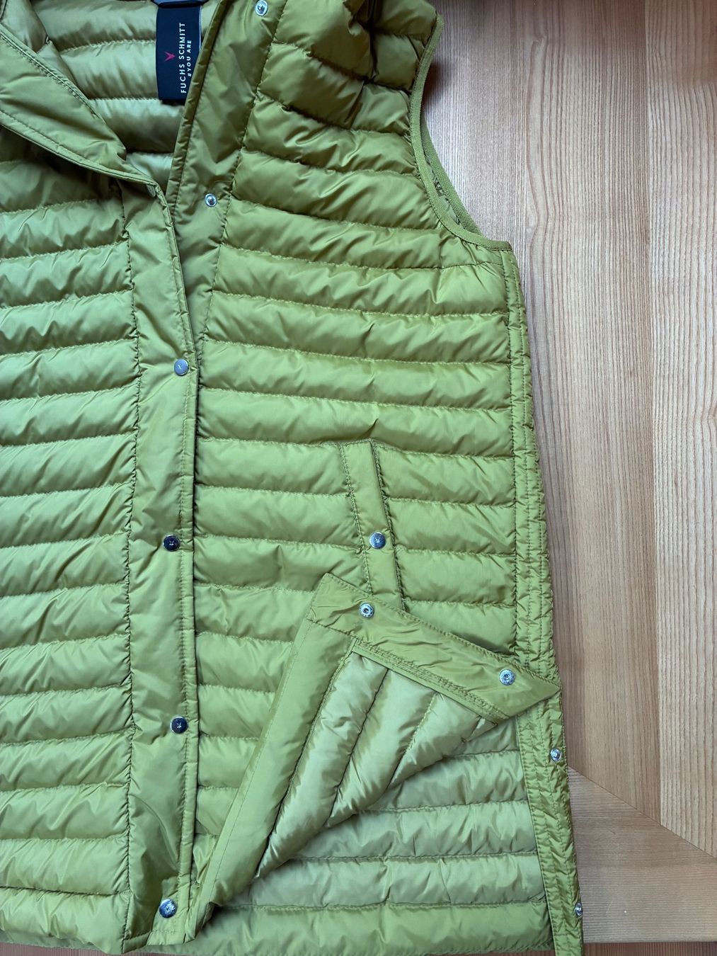 Fuchs Schmitt Gilet & Giacche senza maniche: Fuchs Schmitt Steppweste mit Kapuze grün – Nuovo (secondo la descrizione) da Steffisburg venduto da car_h9ft 3