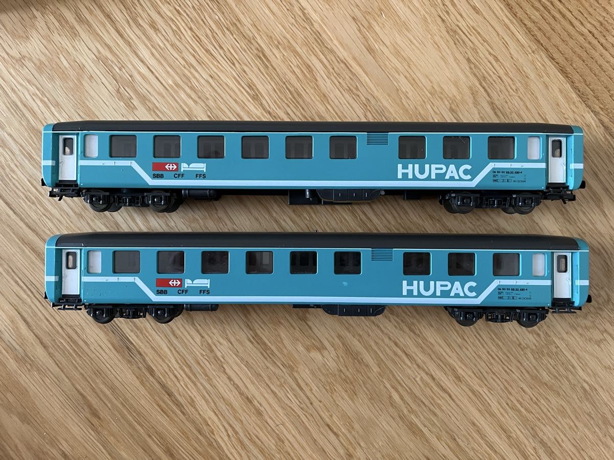 Lima Modelleisenbahnen: 2x Hupac Begleitwagen SBB Lima  – Gebraucht aus Basel von Re620_11627 3