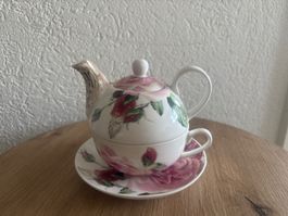 Teekanne mit Tasse