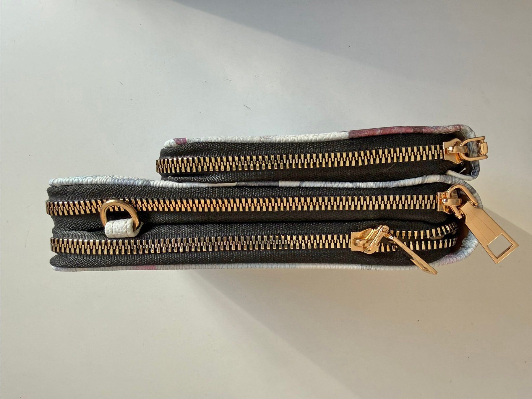 Borse da donna: Handytasche mit Portemonnaie / Farbe Schwarz – Nuovo e nell'imballaggio originale da Eschenbach SG venduto da Sums 2