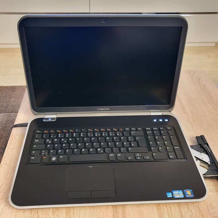Dell Inspiron 7720 Pour Pièces - I7-3610QM - Écran 17,3" - Pas De RAM/HDD/batterie - Vendu En L'état