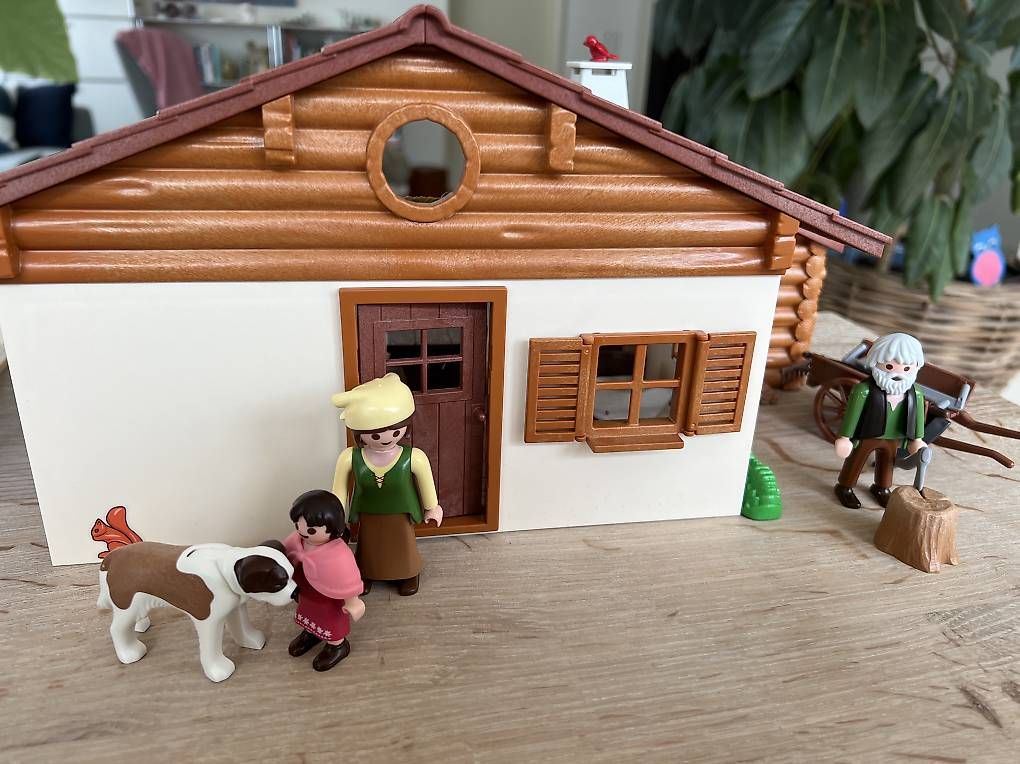 Modelleisenbahnen: Heidi Haus & Geissenpeter-Stall – Gebraucht aus Adliswil von Ursula8102