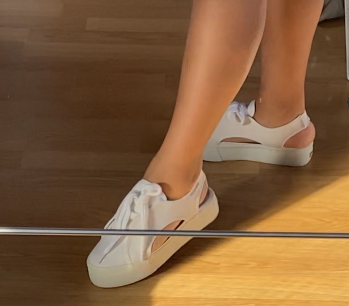 Superga Damenschuhe: Superga Sneaker Plateau – Gebraucht aus Winterthur von Flomiverse