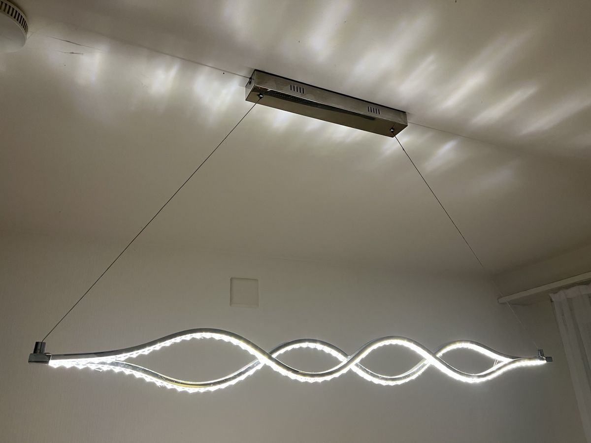 Kronleuchter & Deckenlampen: Moderne LED Hängelampe, Deckenlampe ca. 104 cm – Gebraucht aus Othmarsingen von Sumeja