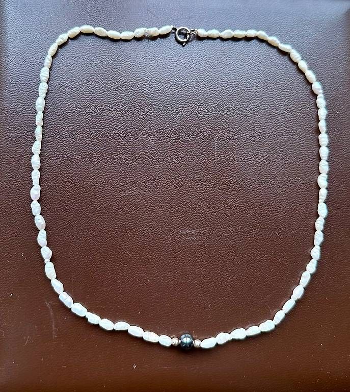 Catenine: Perlen-Halsketten – Usato da Basel venduto da lurker77 1