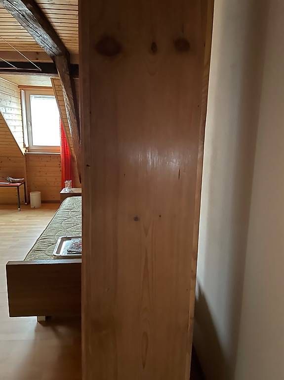 Schränke: Holzschrank massiv – Gebraucht aus Ennenda von Duke74 3