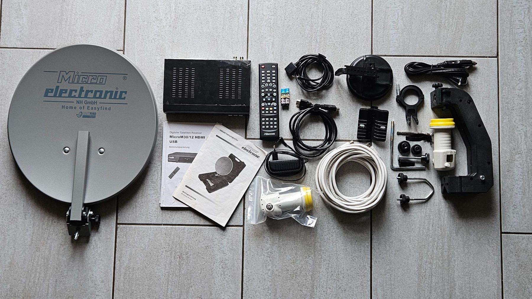 Parabola satellitare: Digitale Camping-Sat-Anlage mit Stativ – Usato da Granges-Paccot venduto da Wodli 3