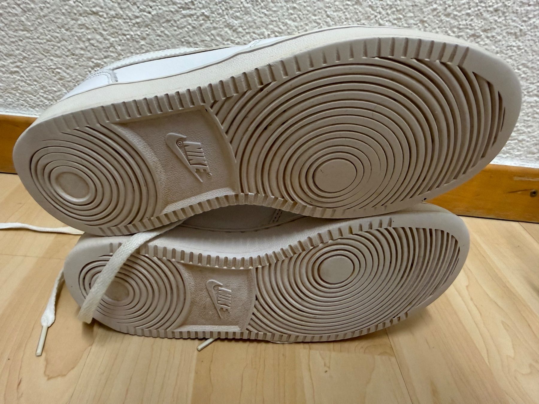 Nike Scarpe da uomo: Schuhe Nike Ebernon Low - Sneaker, Gr. 36.5, weiss – Usato da Siebnen venduto da dte_9kmw 5