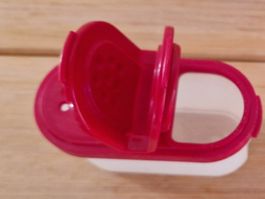 Tupperware kleiner Gewürzbehälter Rot/Weiss, gebraucht