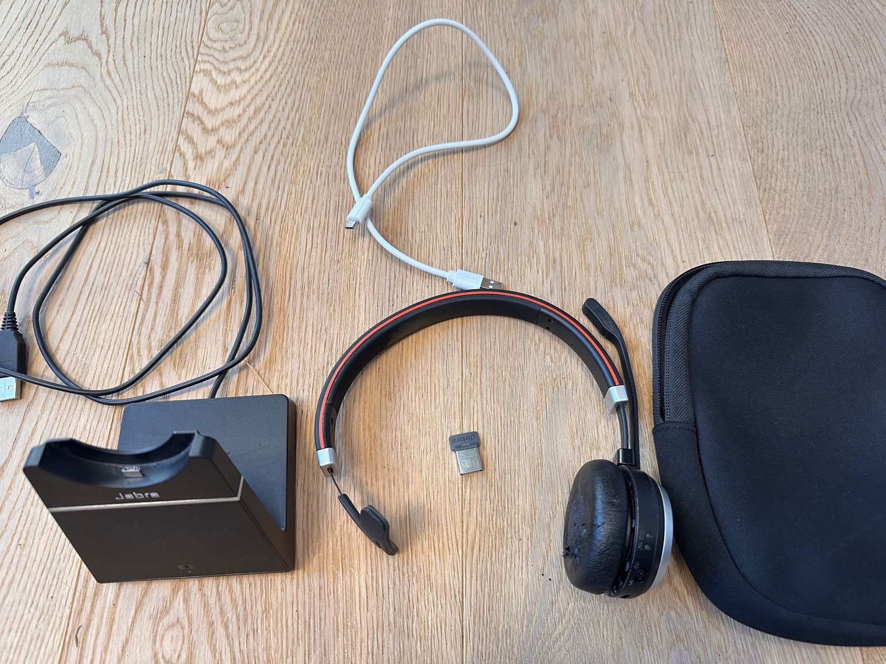Jabra Casques audio: Jabra Evolve 65 Bluetooth Headset inkl. Ladestation – D'occasion à Affoltern am Albis par sut_gyh5 1