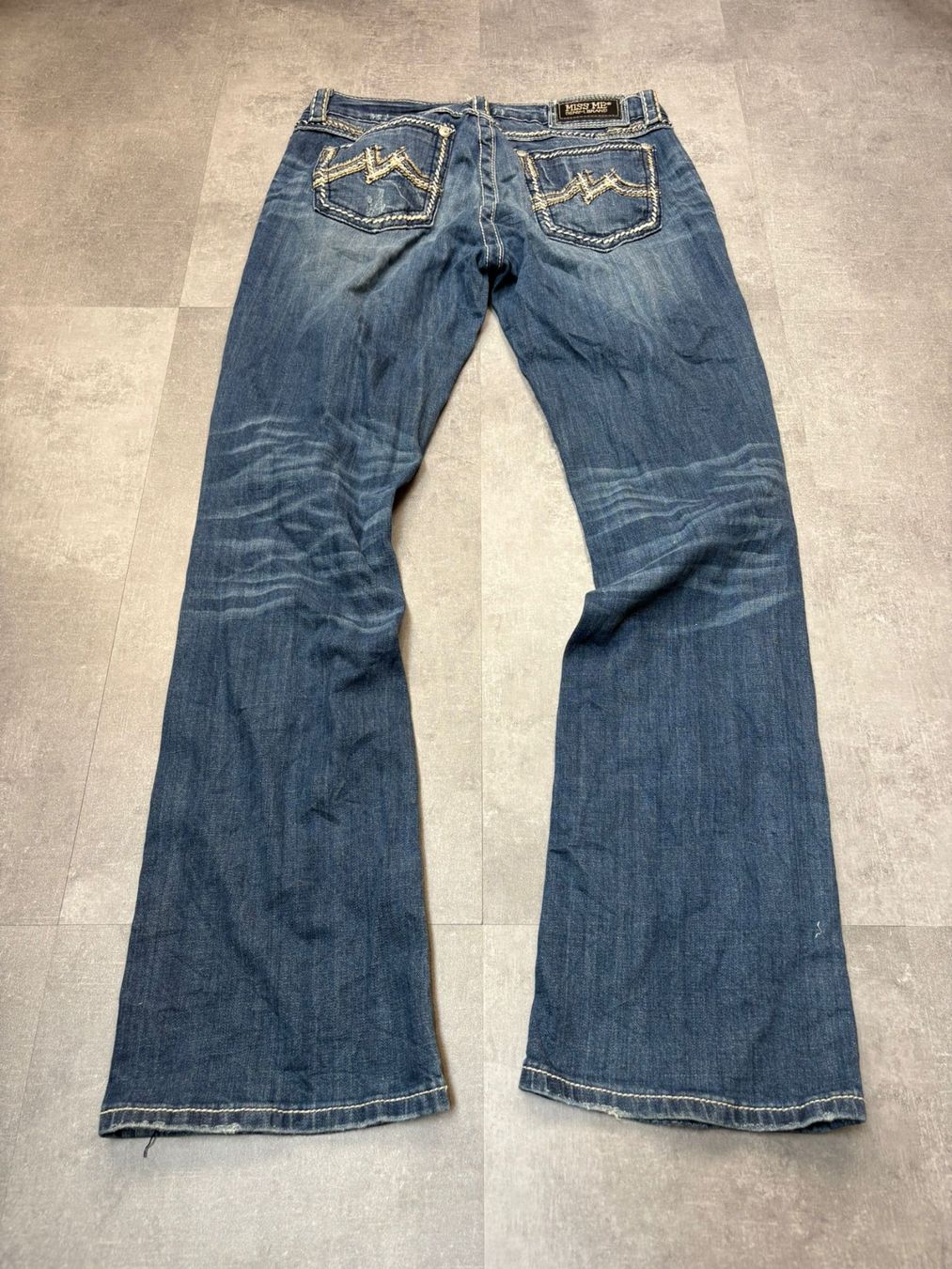 Jeans: Miss Me Bootcut Jeans - Grösse M/29 – Nuovo (secondo la descrizione) da Werdenberg venduto da hase.vintage 1