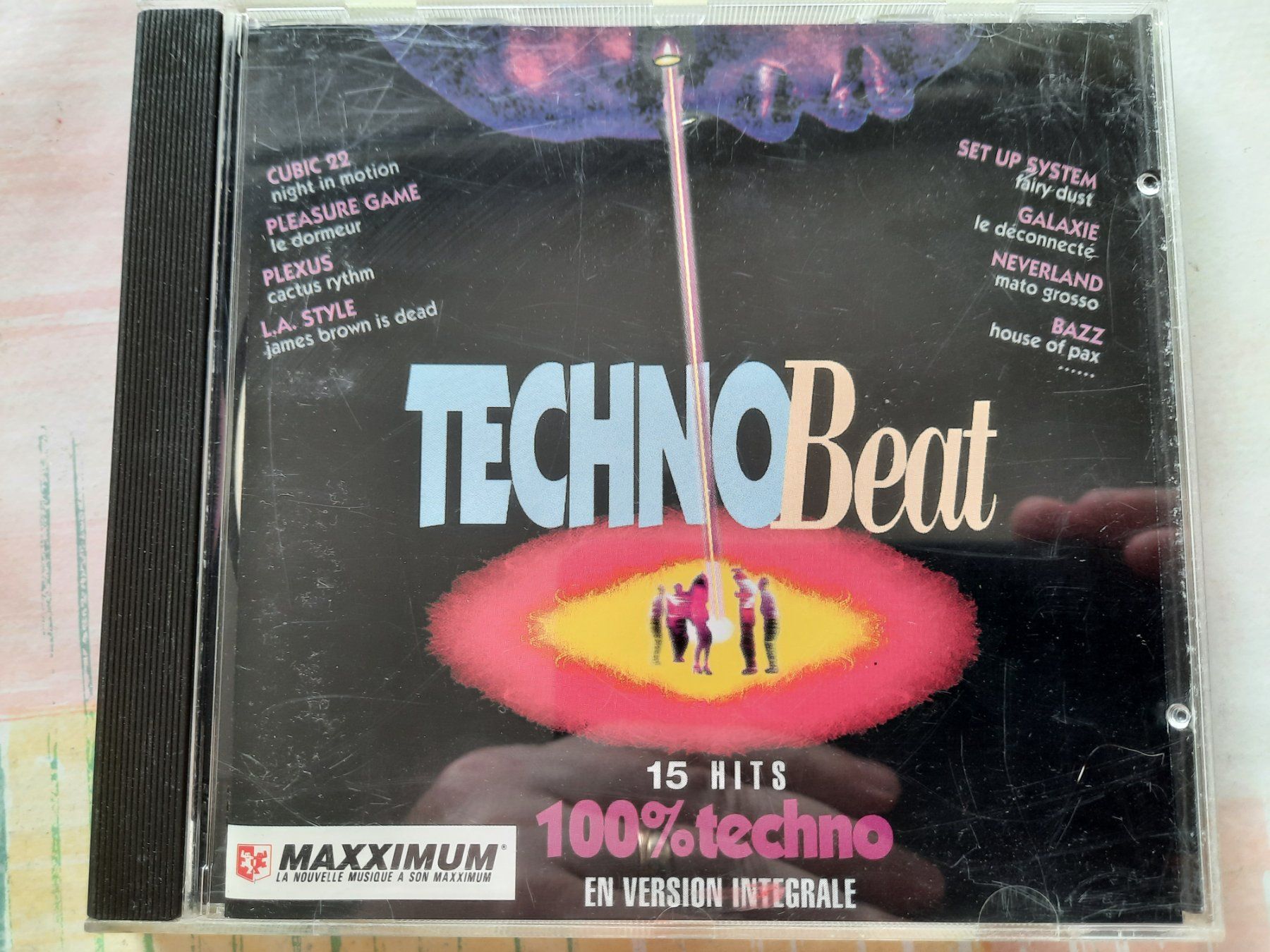 CDs: Cd Techno beat - 15 hits 100% Techno – D'occasion à Pully par bro_n52j