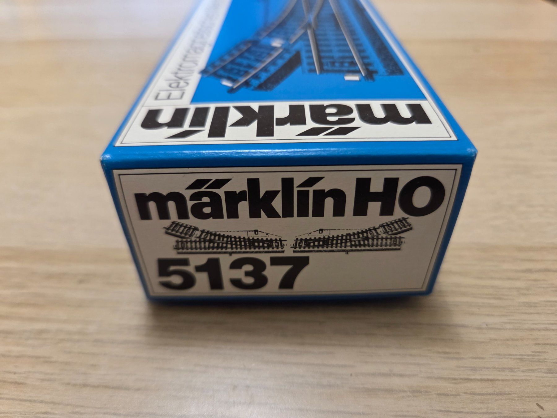 Märklin Modellini di ferrovie: Märklin 5137 Weichenpaar M H0 – Usato da St-Aubin-Sauges venduto da Lo_Go 2
