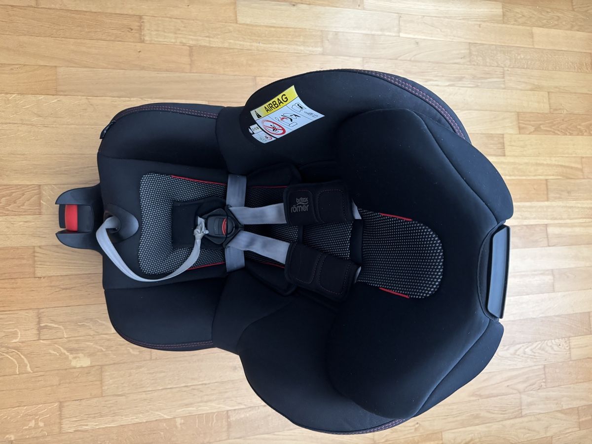 Britax Römer Auto-Kindersitze: Römer Dualfix M i-Size – Gebraucht aus Schwarzenbach SG von pas_f8rx 1