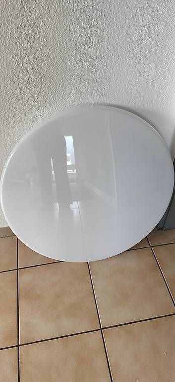 Lampade: Vendo lampada led  – Usato da Giubiasco venduto da ell_qmk9