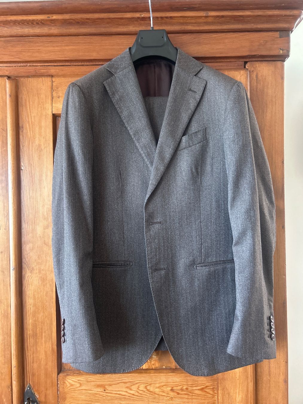 Anzüge: Costume homme taille 50 – Gebraucht aus St-Aubin-Sauges von vildfr