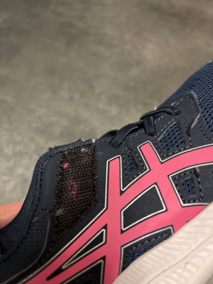Asics Scarpe per ragazzi: Asics Kinder Laufschuhe Gr. 33 – Usato da Aarau venduto da SCH_EV 7