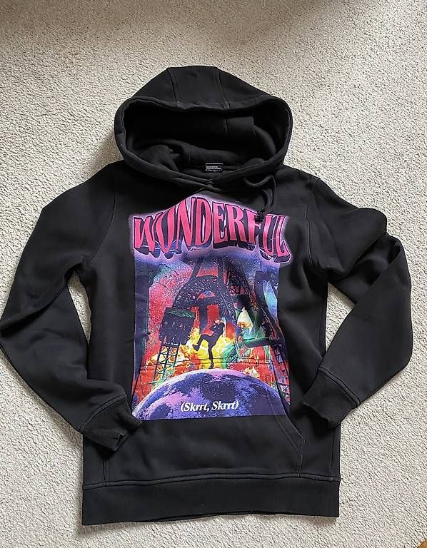 Kleiderpakete: SNIPES unisex kleider S – Gebraucht aus Adliswil von tvl_927p 2