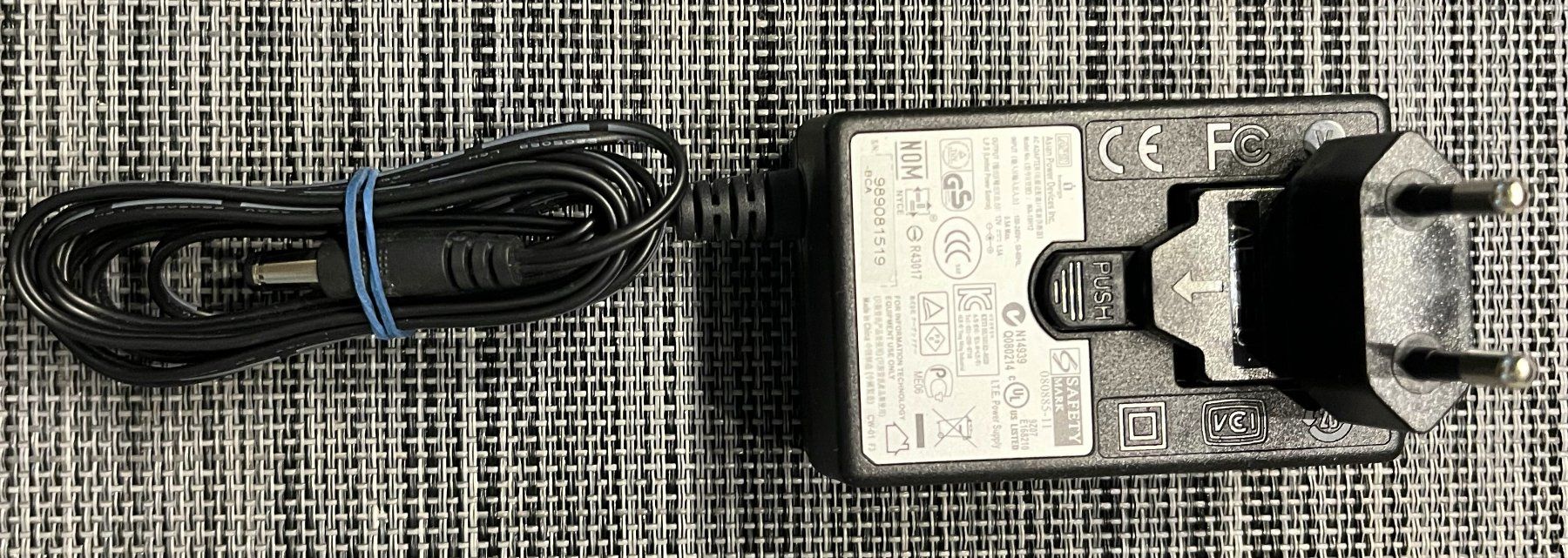 Laufwerke & Adapter: Netzteil/Power Supply AC/DC – Gebraucht aus Zürich von baracuda8048