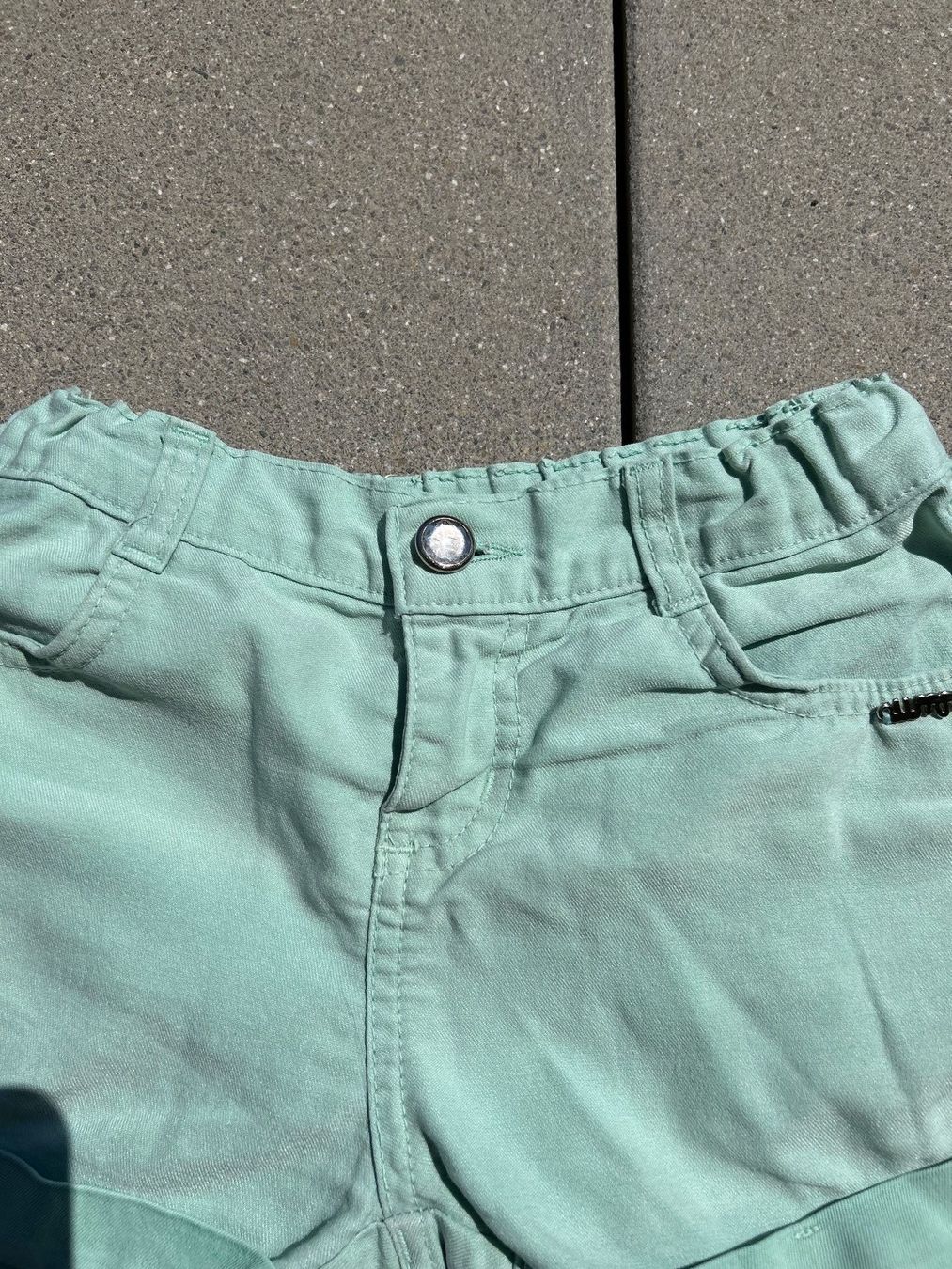 Pantaloni: Jeans-Shorts Grösse 128 – Usato da Niederhelfenschwil venduto da aur_ms6f 1