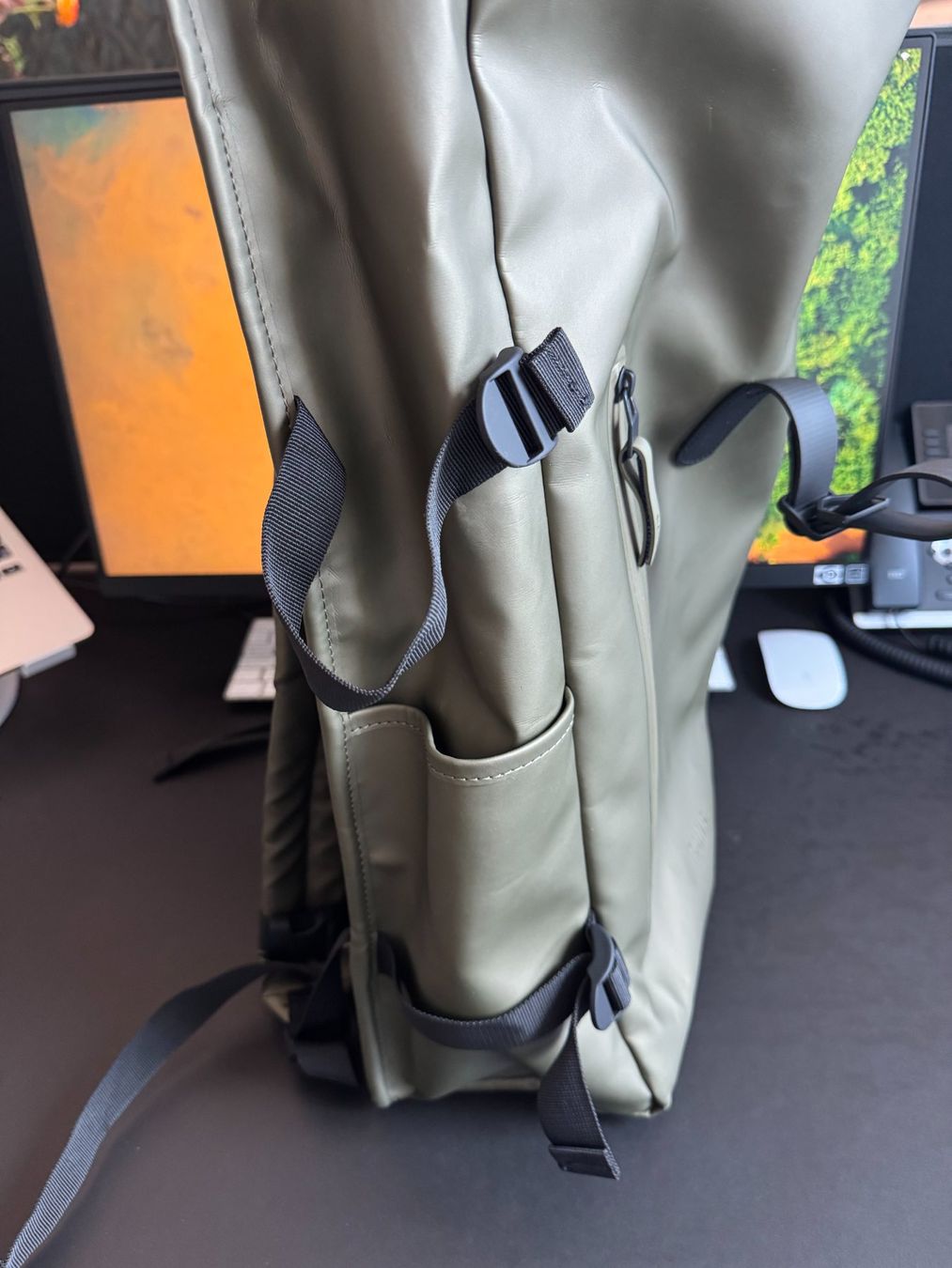Rucksäcke: Rains Rolltop Unisex - Neuwertig – Neu (gemäss Beschreibung) aus Mollis von gxzimmermann 3
