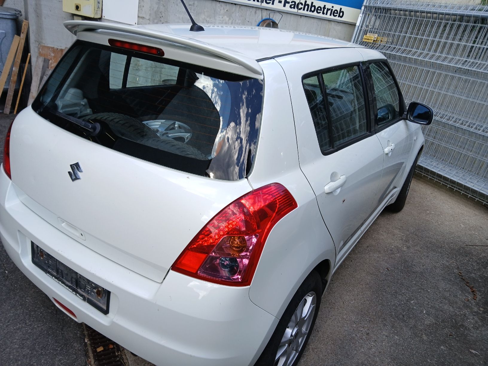 Suzuki Automobili: Suzuki Swift 1.3 4WD – Usato da Heimenschwand venduto da cat304 3