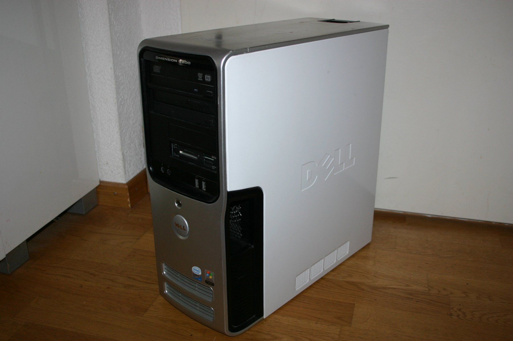 Dell PC: DELL Dimension 9200 mit XP 32Bit neu installiert – Usato da Stettlen venduto da Bigjm 1