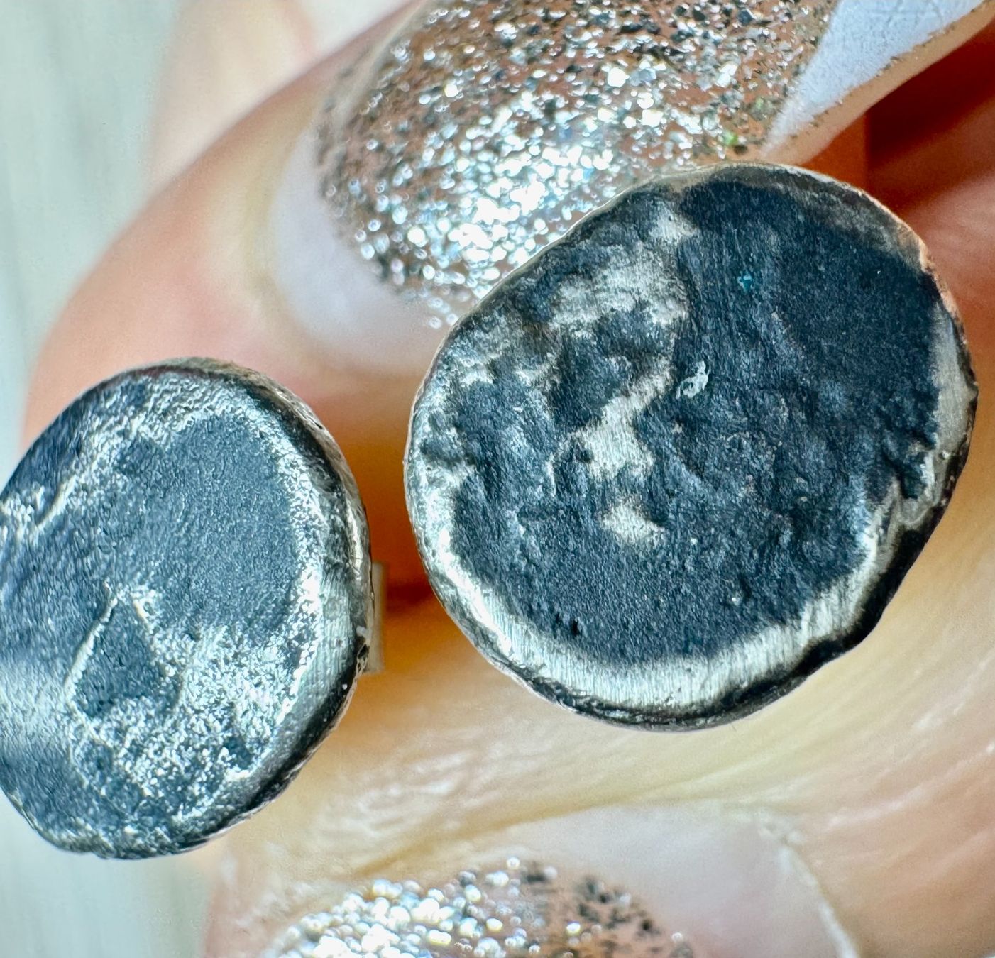 Orecchini pendenti & Orecchini a lobo: 1 Paar handgefertigte Ohrstecker - Silber 925 – Nuovo e nell'imballaggio originale da Jona venduto da Herzschmiede 7