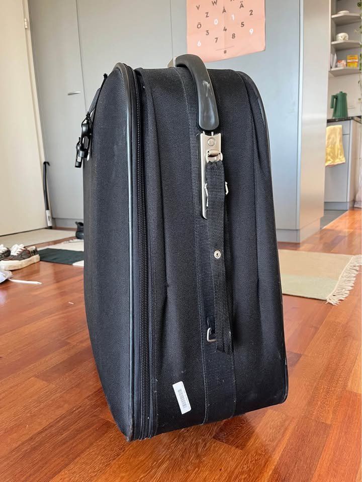 Valigie: Extra large suitcase – Usato da Zug venduto da ron_7q9p 4