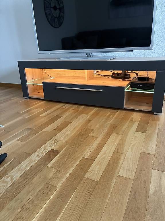 Mobili TV: TV-Möbel – Usato da Frauenfeld venduto da Lendenmann
