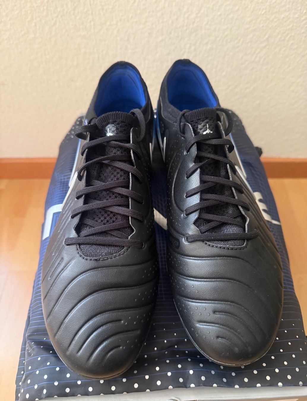 Nike Herrenschuhe: Nike Legend 10 Elite FG Gr 42 Neu – Neu und originalverpackt aus Zürich von Herbion1 2