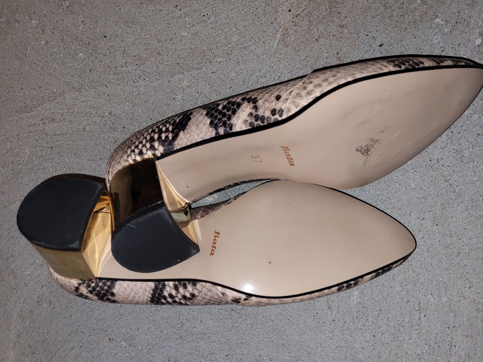 Scarpe da donna: Chaussures Bata imitation serpent, talon doré, taille 37 – Usato da Villars-sur-Glâne venduto da m66_dch5 3