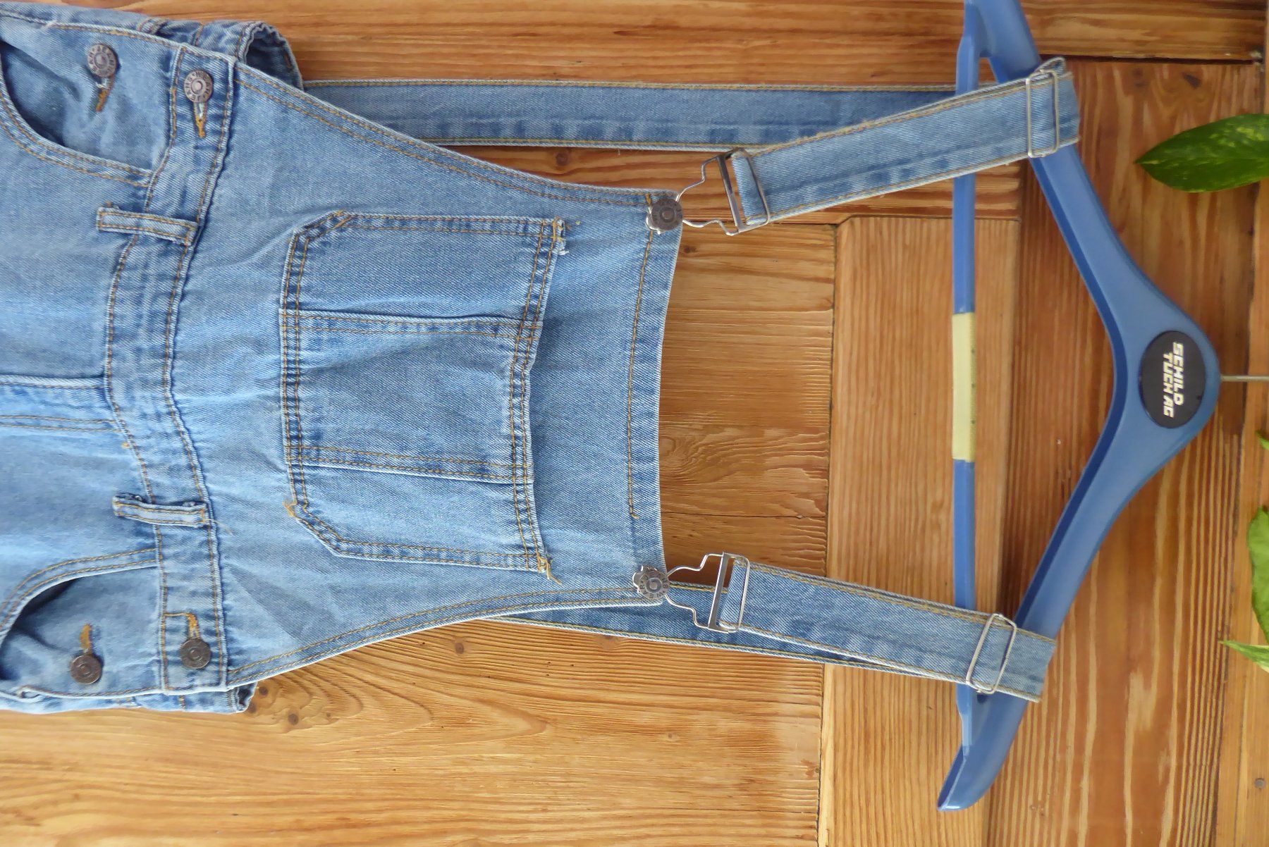 Jeans: Jeans Latzhose Gr  M Bund  39cm – Usato da Sargans venduto da Benziner 1