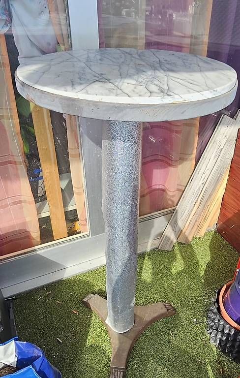 Tavoli: Stehtisch aus Marmor und Eisen 110cm x 50 cm   – Usato da Frenkendorf venduto da fel_vpj8