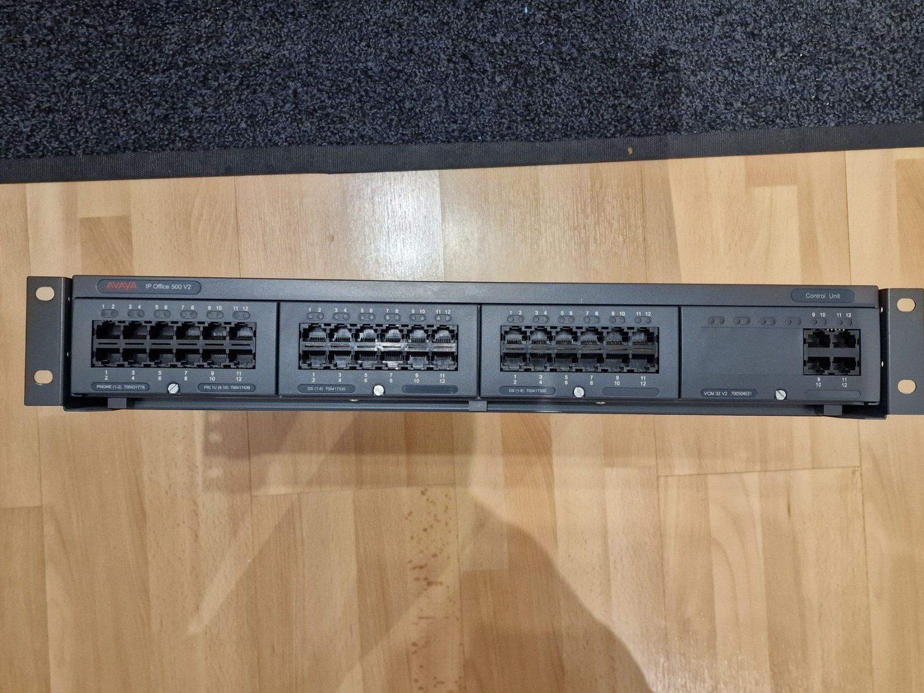 Avaya Telefoni: Avaya IP Office IP500 V2 inkl. Module – Usato da Buchrain venduto da Sssschaller