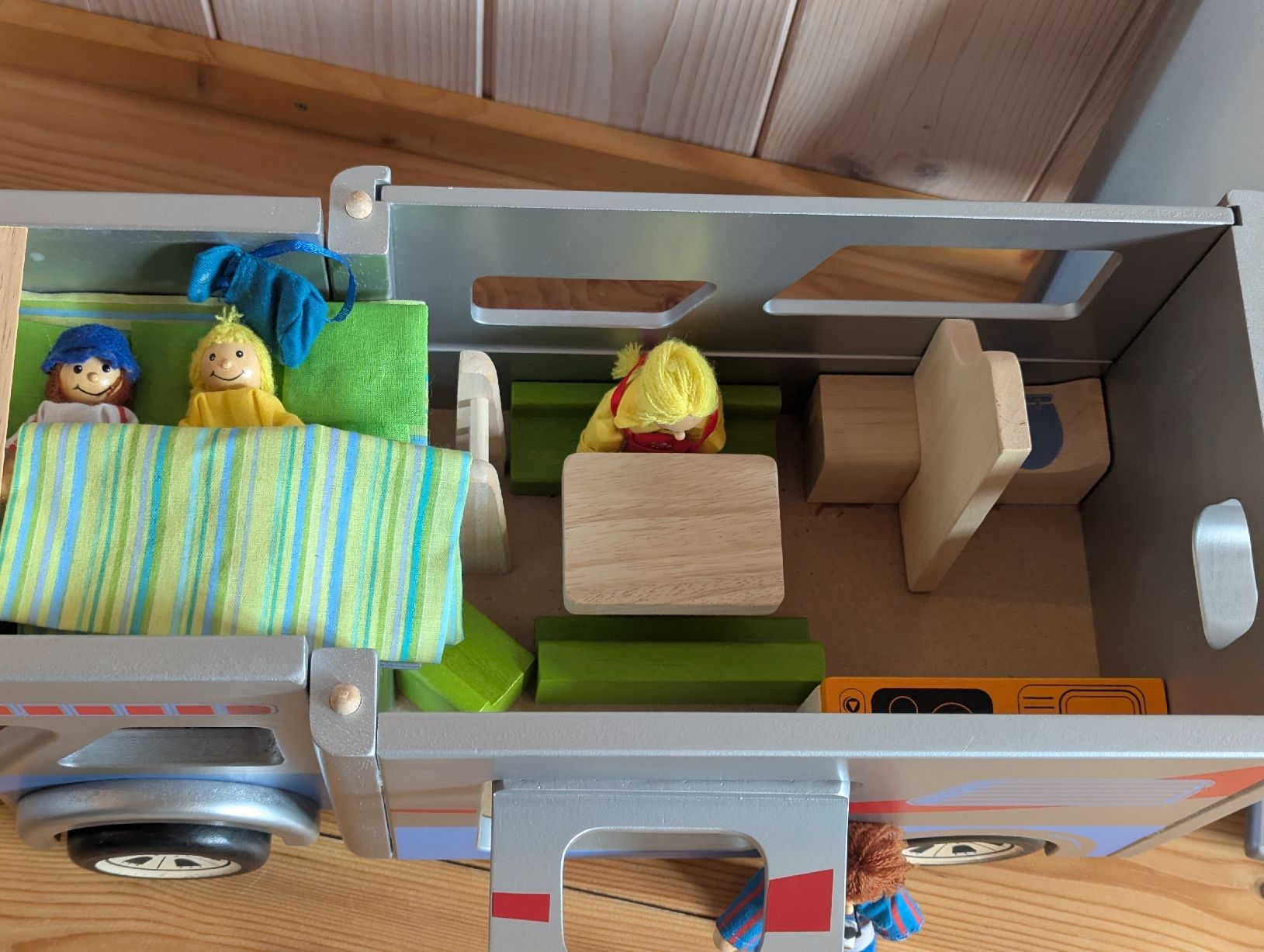 Jouets: Wohnmobil aus Holz und MDF – D'occasion à Sternenberg par pae_h5q2 2