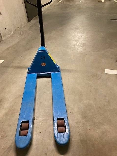 Carrelli elevatori e a forche: Palettrolli / Handbubwagen – Usato da Thierachern venduto da Herci 3
