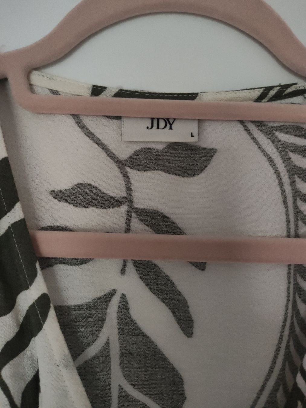 Vestiti: Wickelkleid JDY Grösse L mit Blattmuster – Nuovo (secondo la descrizione) da Pfäffikon ZH venduto da delila.bo 2